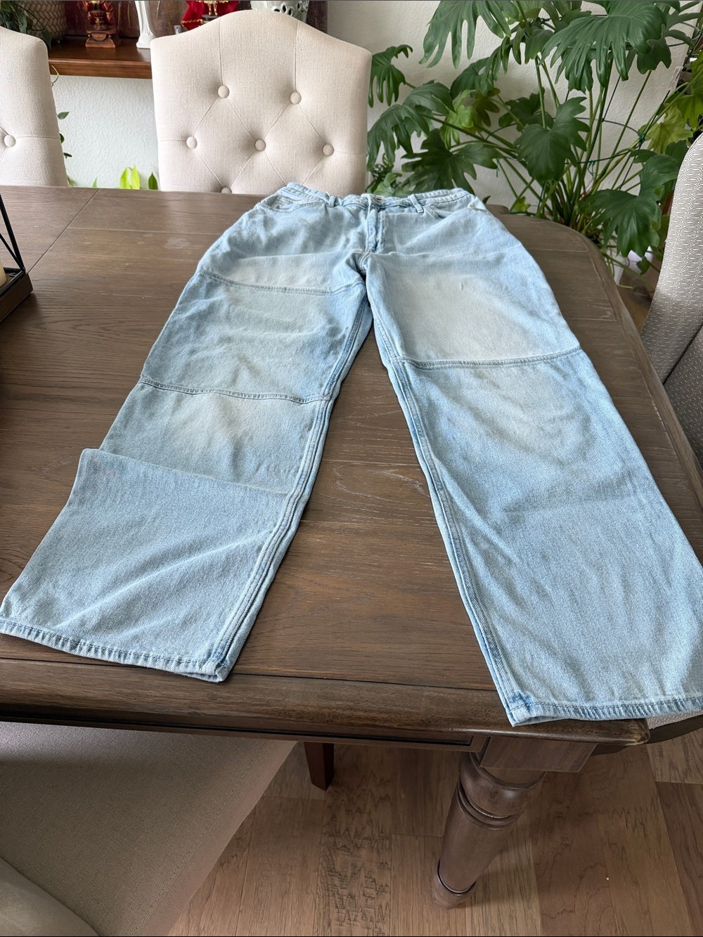 Hollister Light Wash High-Rise Relaxed Jeans